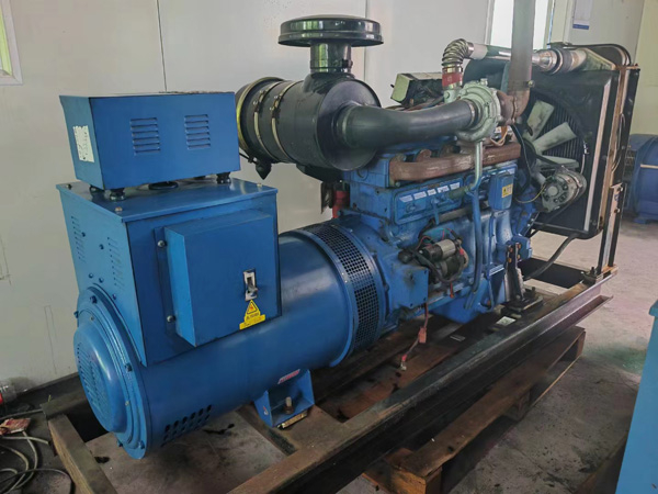 鹰潭100kW柴油发电机组使用多级机油有哪些优缺点？